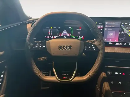 Photo 11 Audi Q5  e-hybrid 299 ch S tronic 7 Quattro