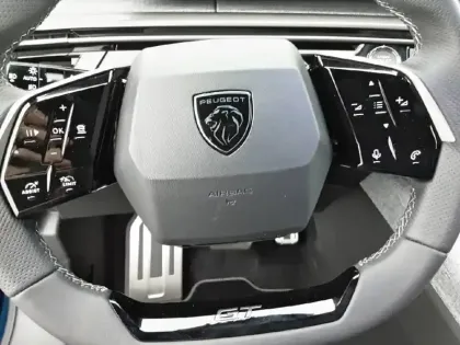 Photo 18 Peugeot 3008  Hybrid 145 e-DCS6