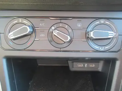 Photo 19 Volkswagen Polo  1.0 TSI 95 S&S BVM5