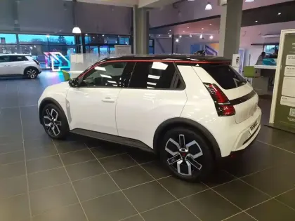 Photo 2 Renault 5 Renault  E-Tech Electrique 10 ch autonomie confort