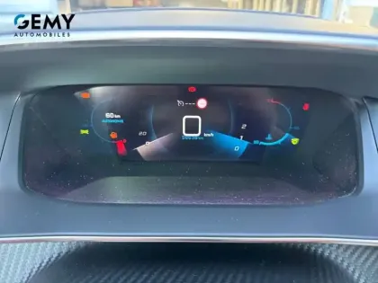 Photo 12 Peugeot 2008  PureTech 130 S&S BVM6