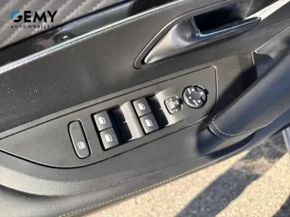 Photo 11 Peugeot 2008  PureTech 130 S&S BVM6