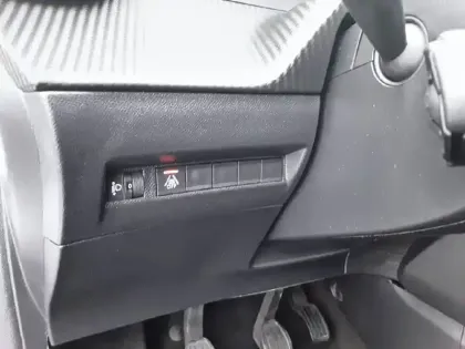 Photo 48 Peugeot 208  PureTech 100 S&S BVM6