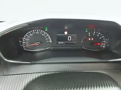 Photo 39 Peugeot 208  PureTech 100 S&S BVM6