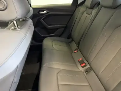 Photo 8 Audi A1  Allstreet 35 TFSI 150 ch S tronic 7