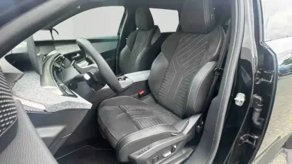 Photo 80 Peugeot 5008  Hybrid 145 e-DCS6
