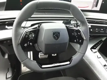 Photo 43 Peugeot 5008  Hybrid 145 e-DCS6