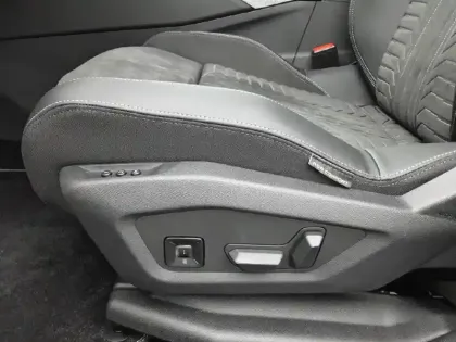 Photo 53 Peugeot 5008  Hybrid 145 e-DCS6