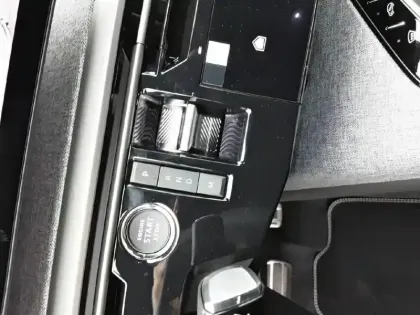 Photo 48 Peugeot 5008  Hybrid 145 e-DCS6