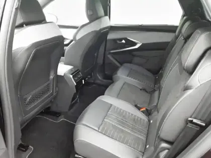 Photo 46 Peugeot 5008  Hybrid 145 e-DCS6