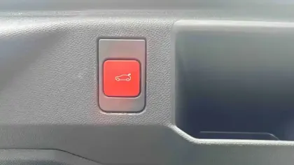 Photo 83 Peugeot 5008  Hybrid 145 e-DCS6