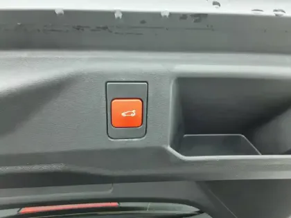 Photo 69 Peugeot 5008  Hybrid 145 e-DCS6