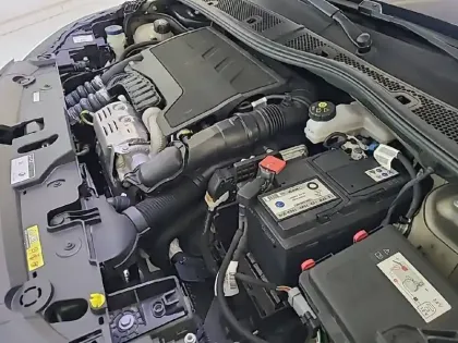 Photo 14 Peugeot 208  PureTech 100 S&S BVM6