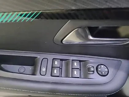 Photo 30 Peugeot 208  PureTech 100 S&S BVM6