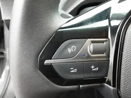 Photo 18 Peugeot 208  PureTech 75 S&S BVM5