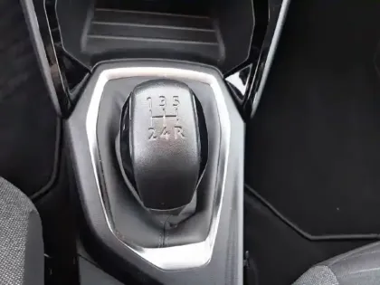 Photo 13 Peugeot 208  PureTech 75 S&S BVM5