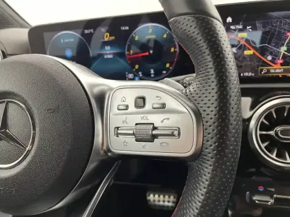 Photo 23 Mercedes Classe A  200 d 8G-DCT