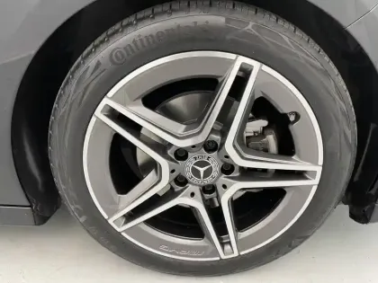 Photo 12 Mercedes Classe A  200 d 8G-DCT