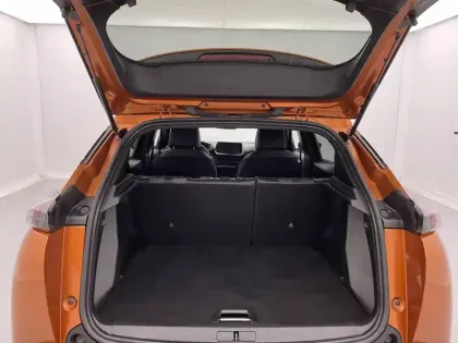 Photo 12 Peugeot 2008  BlueHDi 130 S&S EAT8