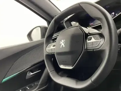 Photo 28 Peugeot 2008  BlueHDi 130 S&S EAT8