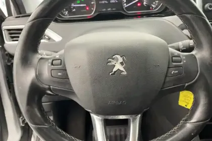 Photo 10 Peugeot 208  1.2 PureTech 110ch S&S EAT6