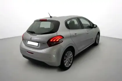 Photo 5 Peugeot 208  1.2 PureTech 110ch S&S EAT6