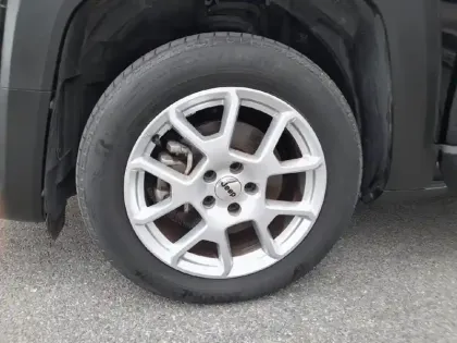 Photo 14 Jeep Renegade  1.5 Turbo T4 130 ch BVR7 e-Hybrid Limited