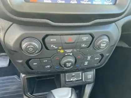 Photo 12 Jeep Renegade  1.5 Turbo T4 130 ch BVR7 e-Hybrid Limited