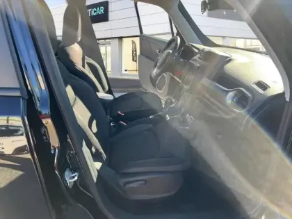 Photo 8 Jeep Renegade  1.5 Turbo T4 130 ch BVR7 e-Hybrid Limited