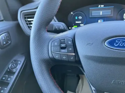 Photo 15 Ford Kuga 2.5 Duratec 180ch Hybrid FlexiFuel ST-Line X Powershift