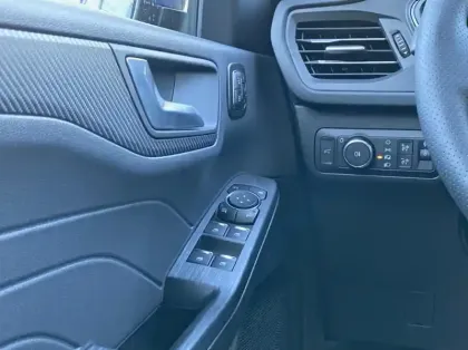 Photo 5 Ford Kuga 2.5 Duratec 180ch Hybrid FlexiFuel ST-Line X Powershift