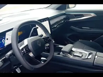 Photo 9 Renault Espace  1.2 E-Tech full hybrid 200ch esprit Alpine 7 places - 25