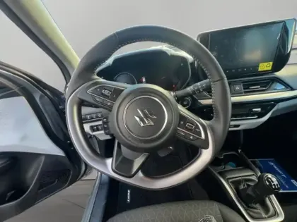 Photo 10 Suzuki Swift  1.2 Hybrid 83ch Pack