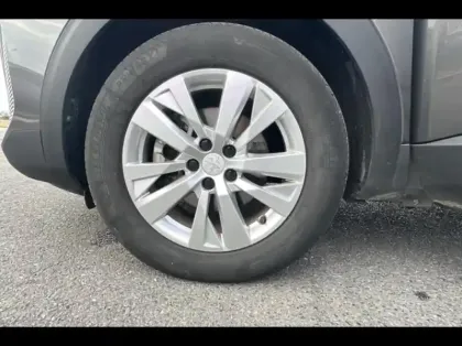 Photo 11 Peugeot 3008  Hybrid 136ch Active Pack e-DCS6