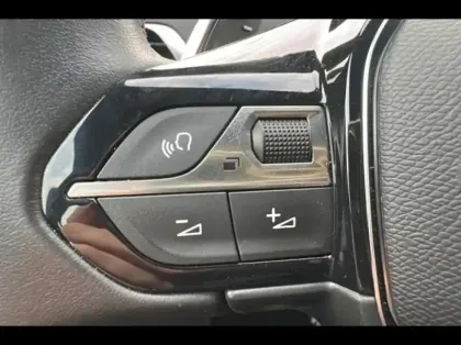 Photo 14 Peugeot 3008  Hybrid 136ch Active Pack e-DCS6