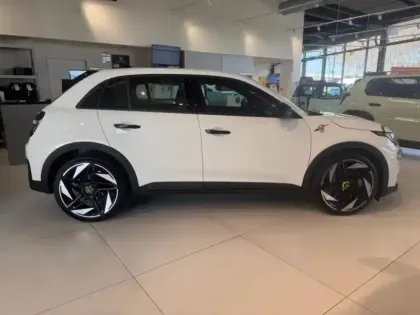 Photo 6 Abarth 600  e 240ch 54kWh Turismo