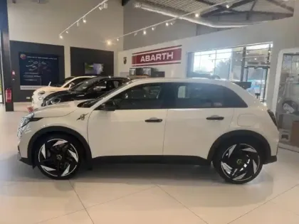 Photo 7 Abarth 600  e 240ch 54kWh Turismo