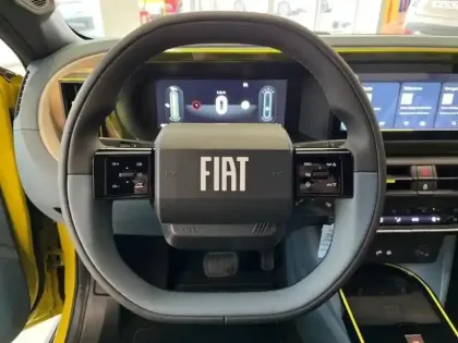 Photo 8 Fiat Grande Panda  Electrique 113ch La Prima