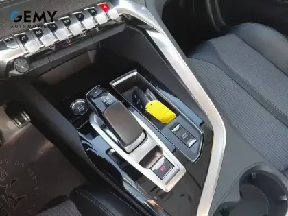 Photo 40 Peugeot 3008  Hybrid 225 e-EAT8