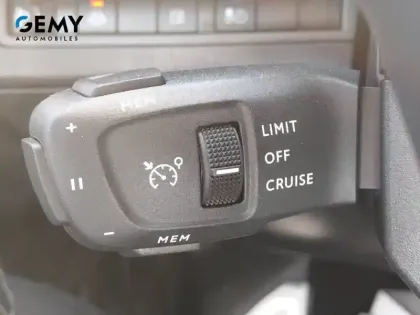 Photo 33 Peugeot 3008  Hybrid 225 e-EAT8