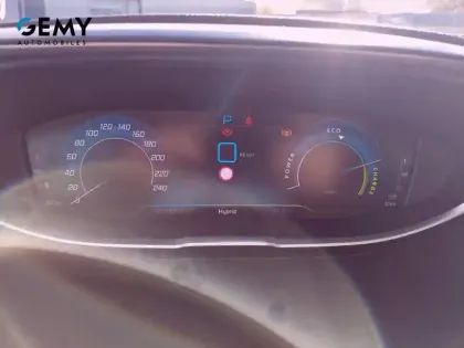 Photo 18 Peugeot 3008  Hybrid 225 e-EAT8