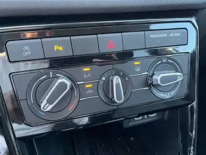 Photo 46 Volkswagen T-cross  1.0 TSI 116 Start/Stop DSG7