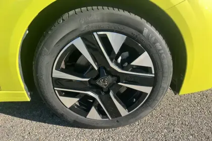 Photo 8 Peugeot 208  PureTech 100 S&S BVM6