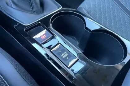 Photo 21 Peugeot 208  PureTech 100 S&S BVM6