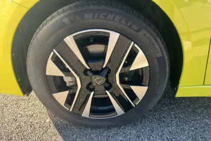 Photo 11 Peugeot 208  PureTech 100 S&S BVM6