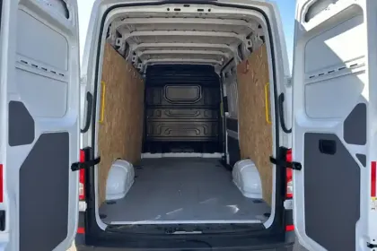 Photo 8 Volkswagen Crafter  VAN 30 L3H3 2.0 TDI 140 CH