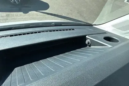 Photo 28 Volkswagen Crafter  VAN 30 L3H3 2.0 TDI 140 CH