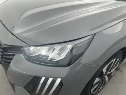 Photo 15 Peugeot 208  PureTech 75 S&S BVM5