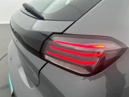 Photo 16 Peugeot 208  PureTech 75 S&S BVM5