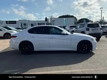 Photo 65 Alfa Romeo Giulia  2.0 T 200 ch AT8